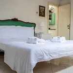 Umberto Center Appartments Διαμέρισμα *